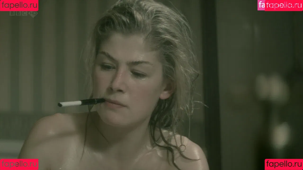 Rosamund Pike Onlyfans Photo Gallery 