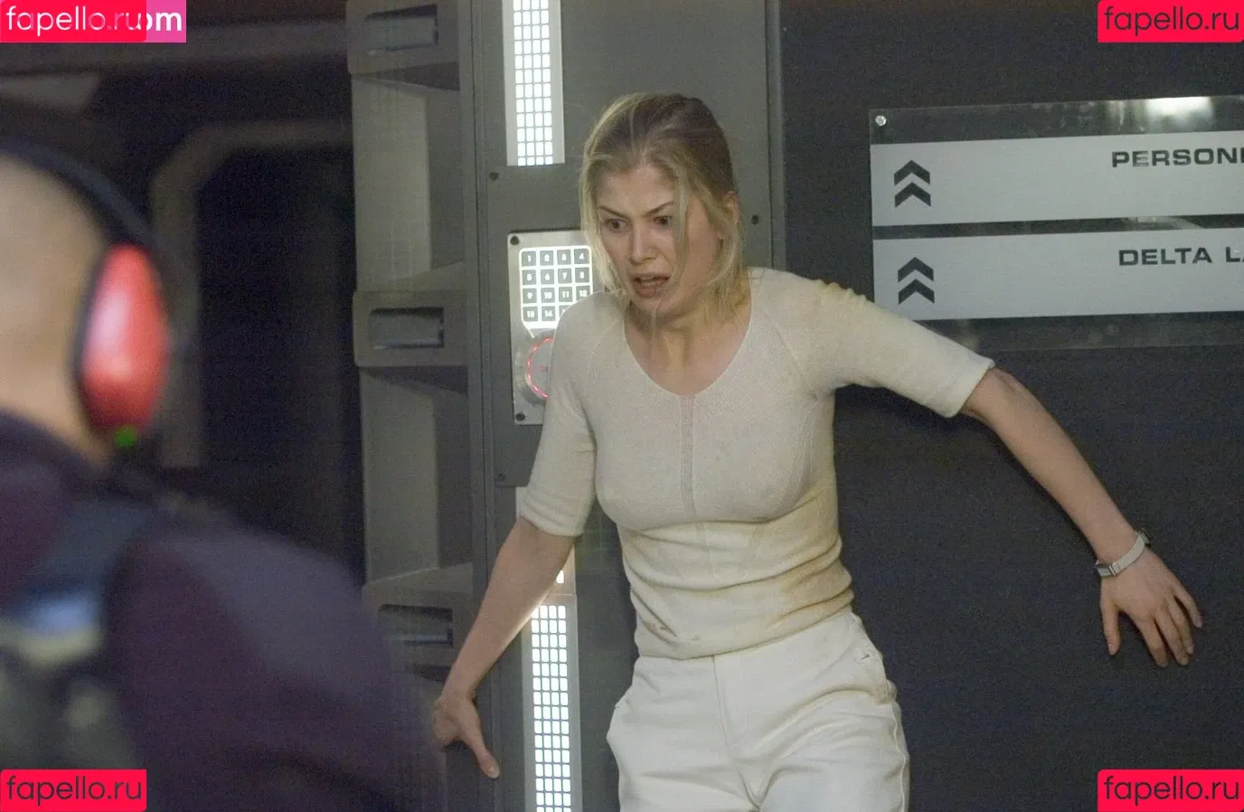 Rosamund Pike Onlyfans Photo Gallery 