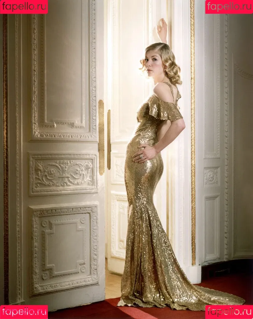 Rosamund Pike Onlyfans Photo Gallery 