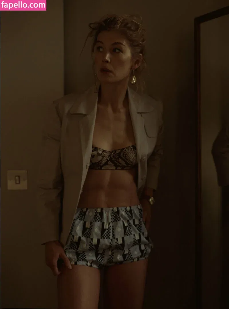 Rosamund Pike Onlyfans Photo Gallery 