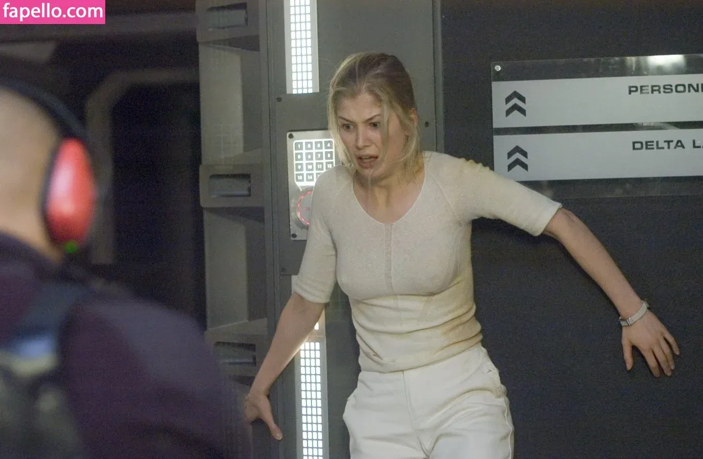 Rosamund Pike Onlyfans Photo Gallery 