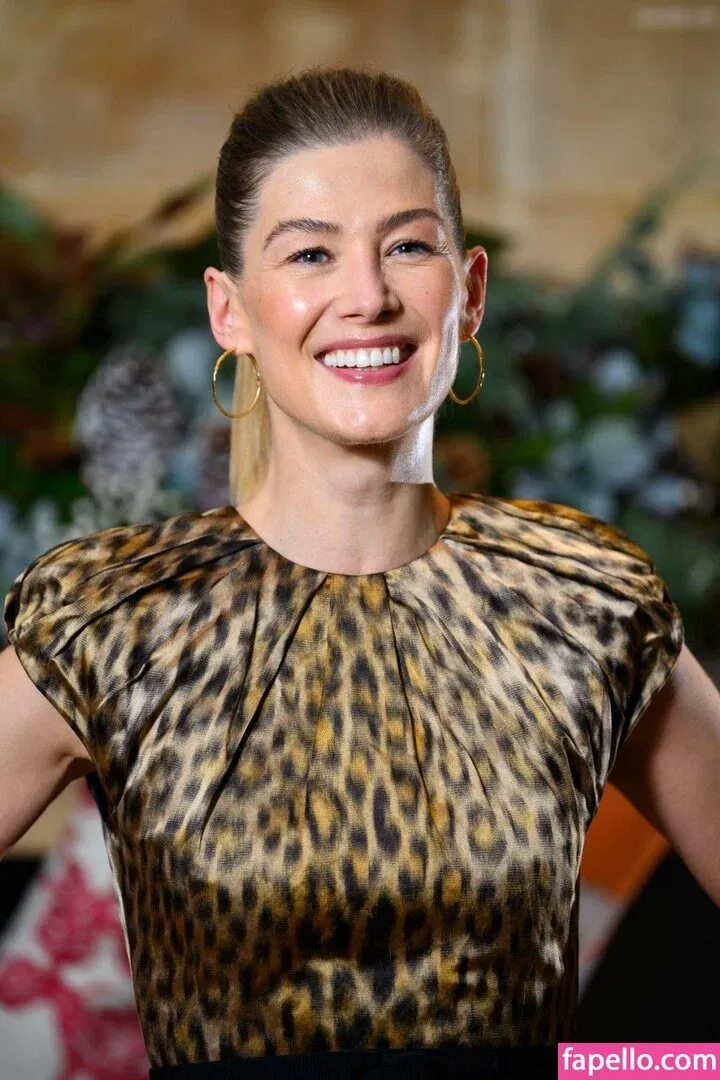Rosamund Pike Onlyfans Photo Gallery 