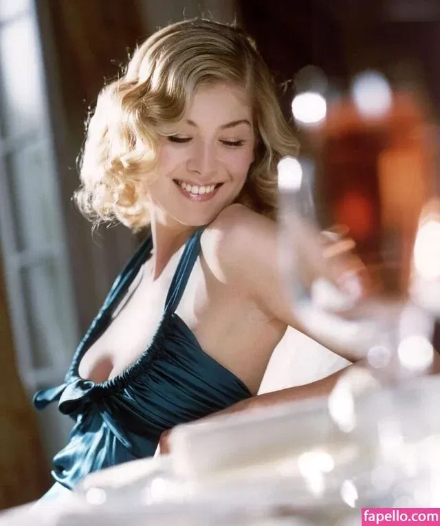 Rosamund Pike Onlyfans Photo Gallery 