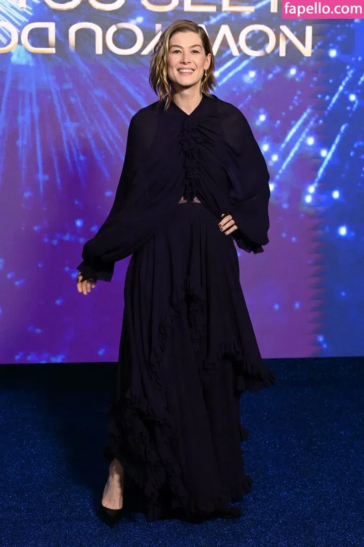 Rosamund Pike Onlyfans Photo Gallery 