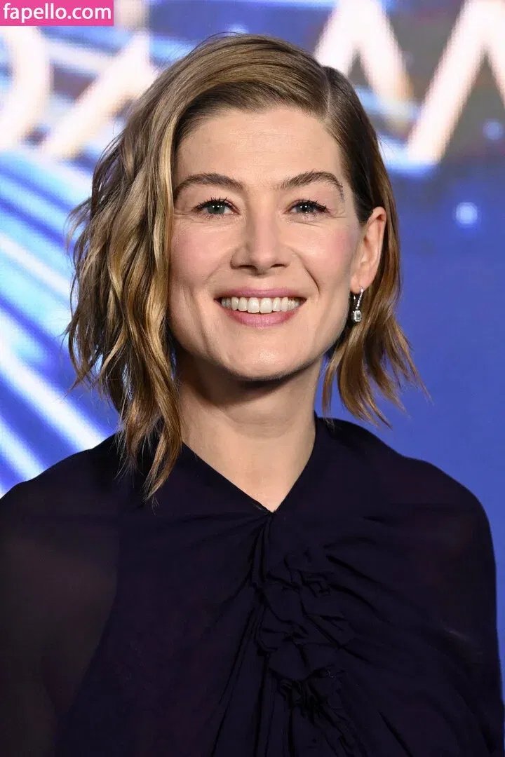 Rosamund Pike Onlyfans Photo Gallery 