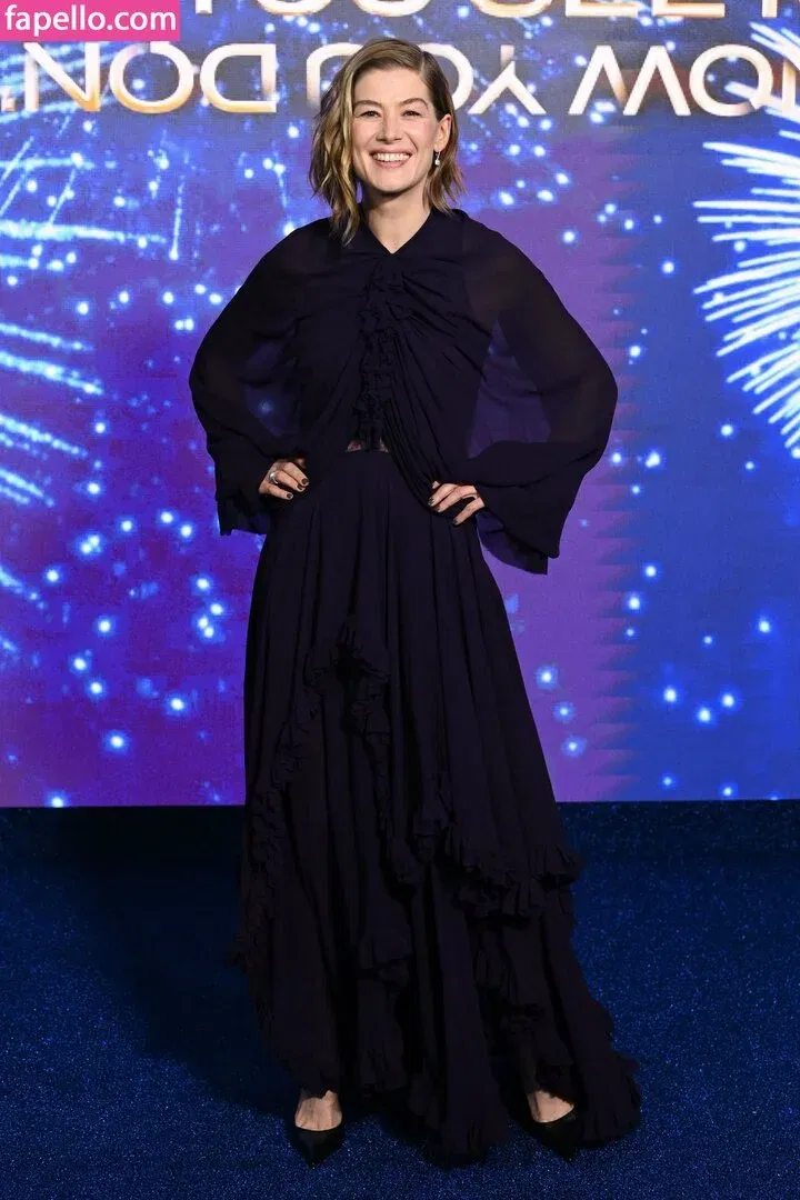 Rosamund Pike Onlyfans Photo Gallery 