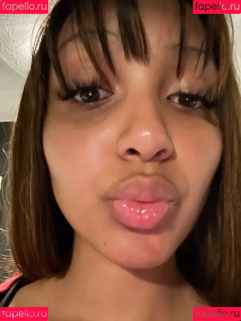 PinkPantheress Onlyfans Photo Gallery 