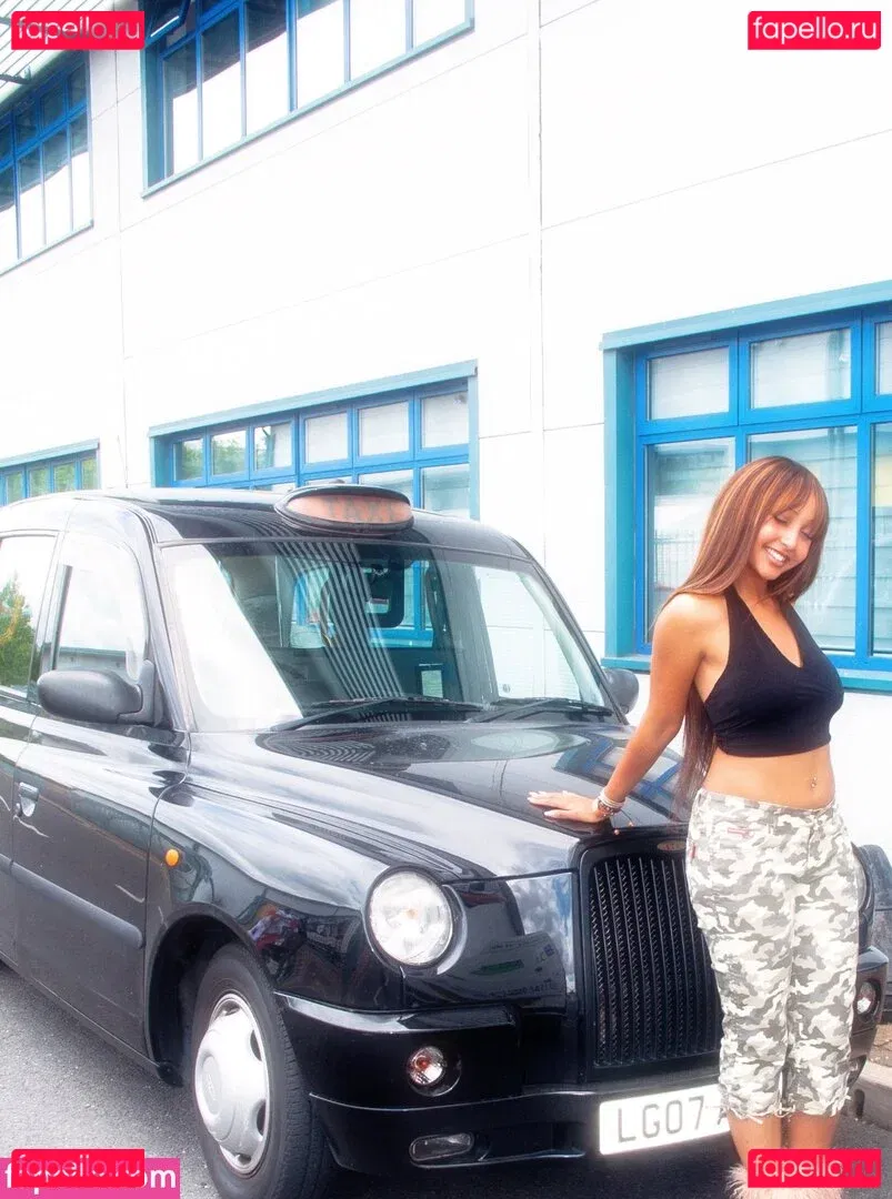 PinkPantheress Onlyfans Photo Gallery 