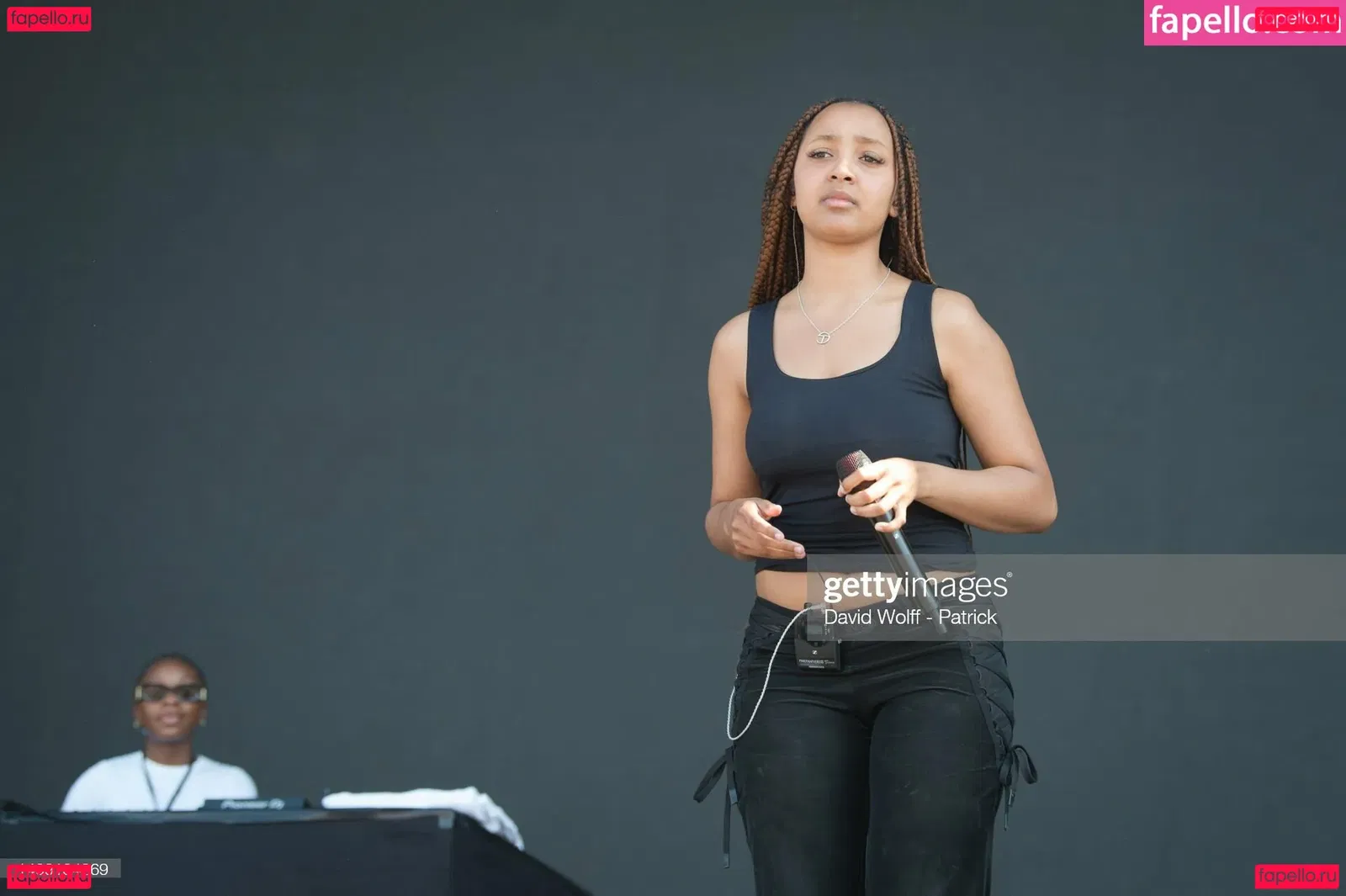 PinkPantheress Onlyfans Photo Gallery 