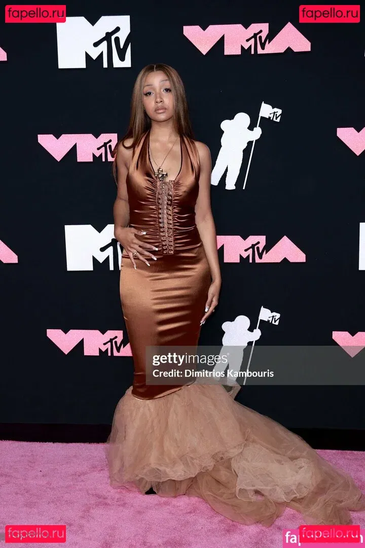 PinkPantheress Onlyfans Photo Gallery 