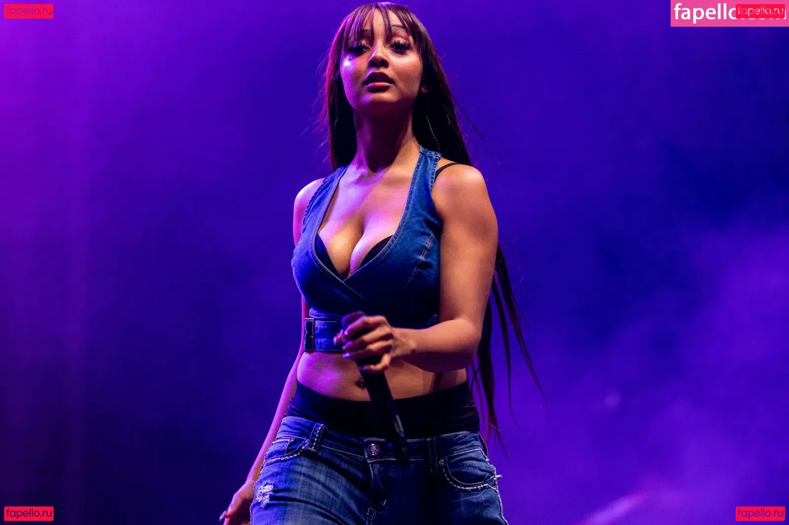 PinkPantheress Onlyfans Photo Gallery 