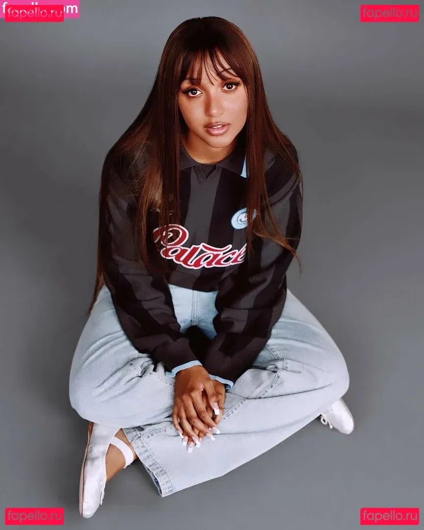 PinkPantheress Onlyfans Photo Gallery 