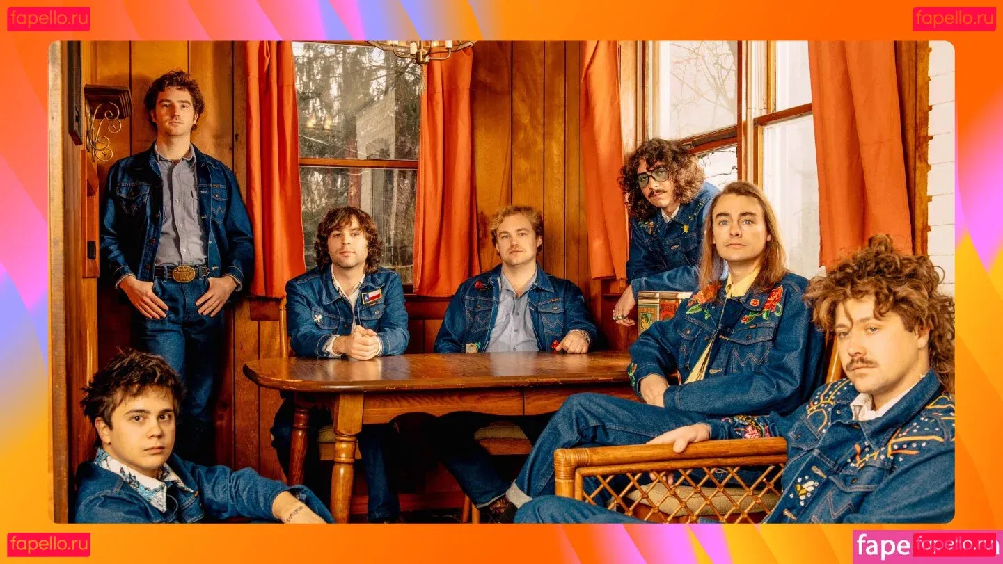 PinkPantheress Onlyfans Photo Gallery 