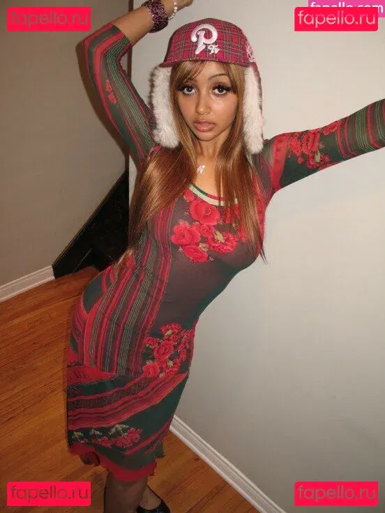 PinkPantheress Onlyfans Photo Gallery 