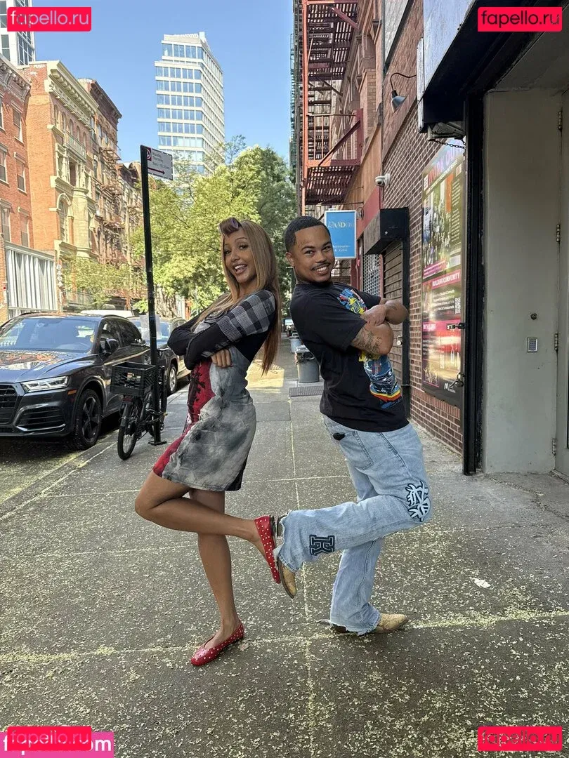 PinkPantheress Onlyfans Photo Gallery 