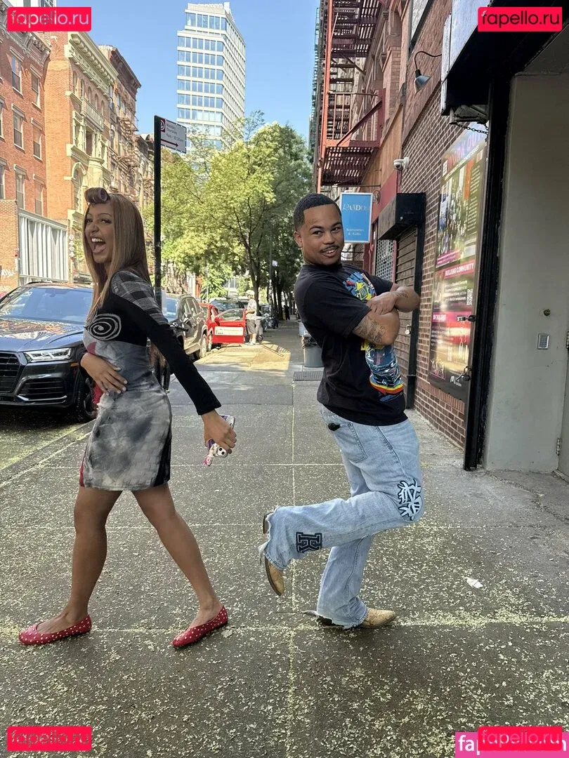 PinkPantheress Onlyfans Photo Gallery 