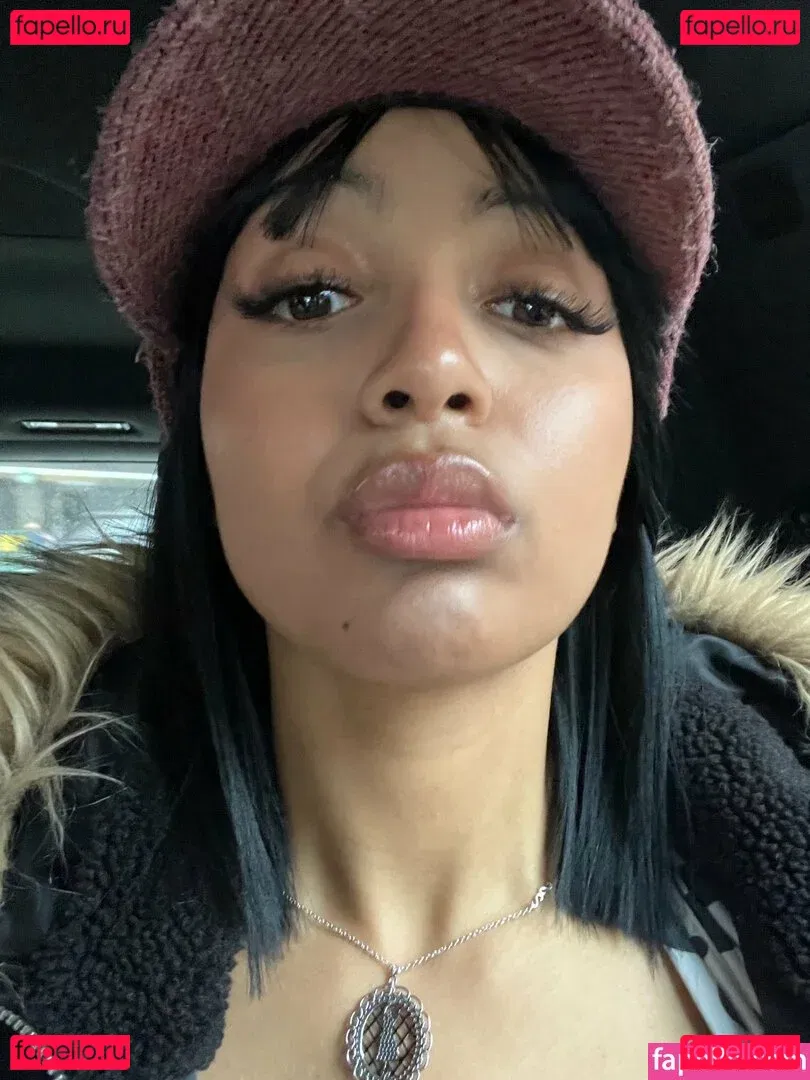 PinkPantheress Onlyfans Photo Gallery 