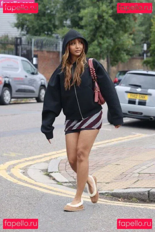 PinkPantheress Onlyfans Photo Gallery 