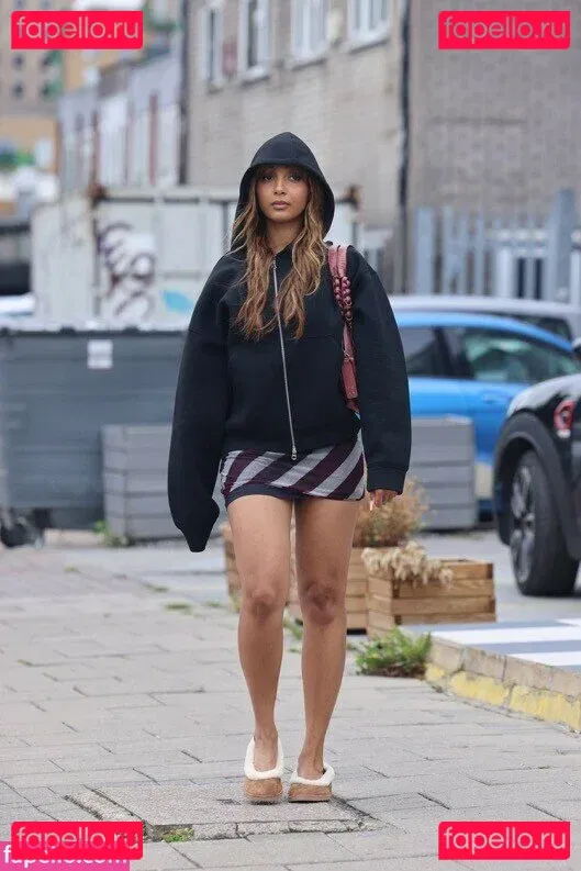 PinkPantheress Onlyfans Photo Gallery 