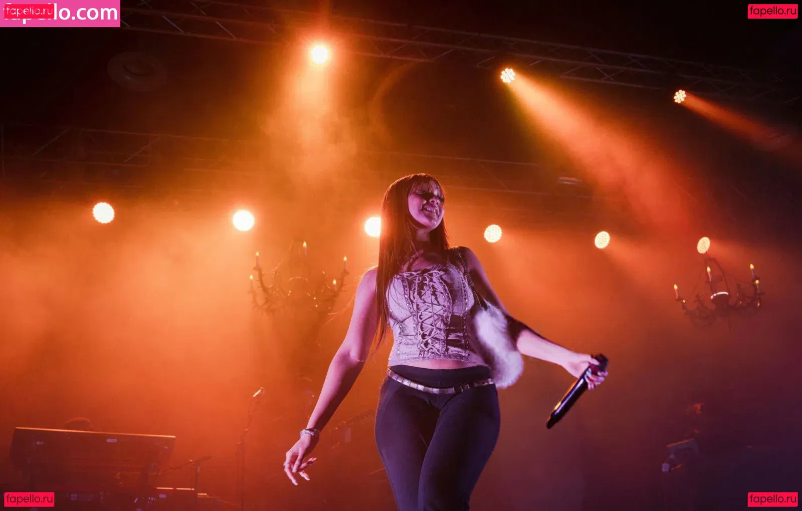 PinkPantheress Onlyfans Photo Gallery 