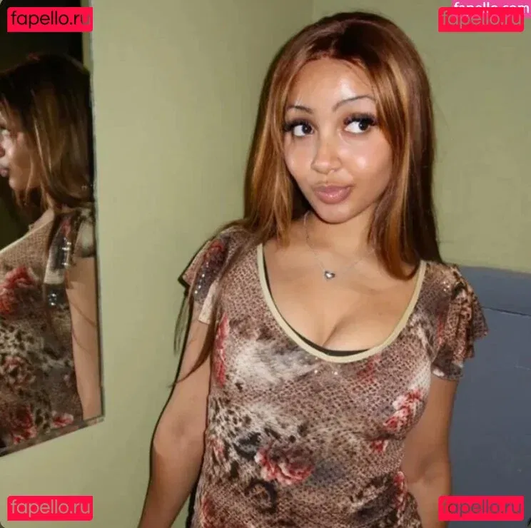 PinkPantheress Onlyfans Photo Gallery 