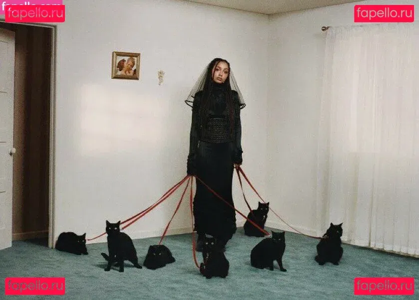 PinkPantheress Onlyfans Photo Gallery 