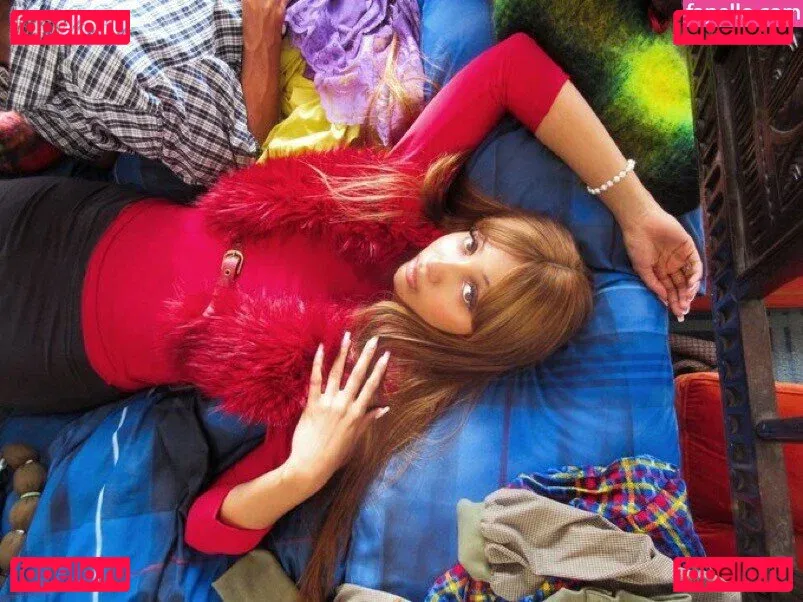 PinkPantheress Onlyfans Photo Gallery 