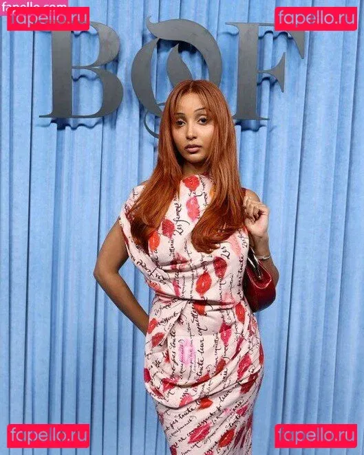 PinkPantheress Onlyfans Photo Gallery 