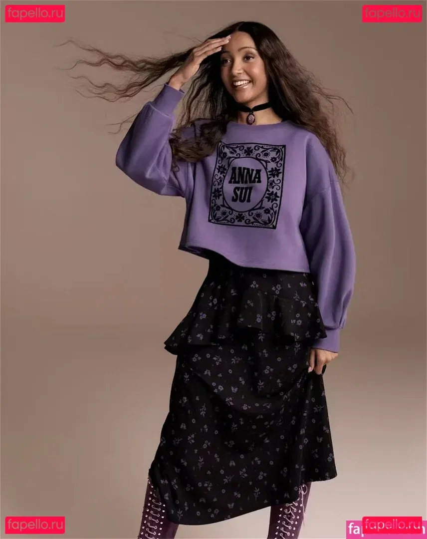 PinkPantheress Onlyfans Photo Gallery 