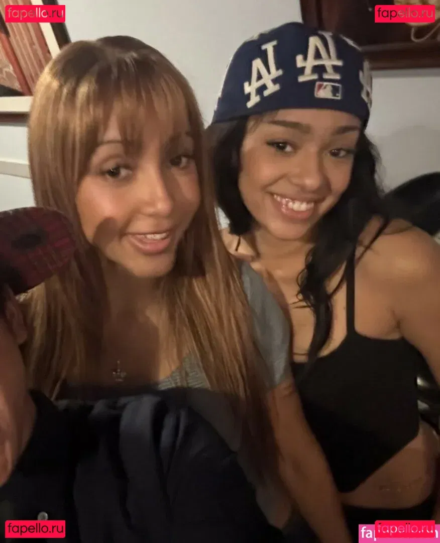 PinkPantheress Onlyfans Photo Gallery 