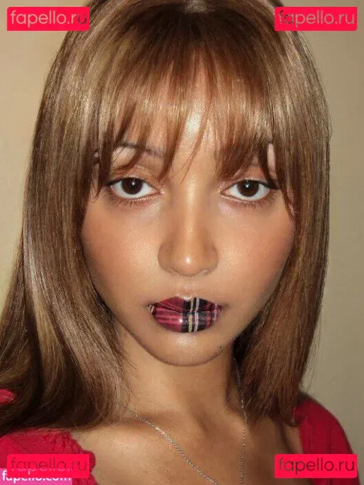 PinkPantheress Onlyfans Photo Gallery 