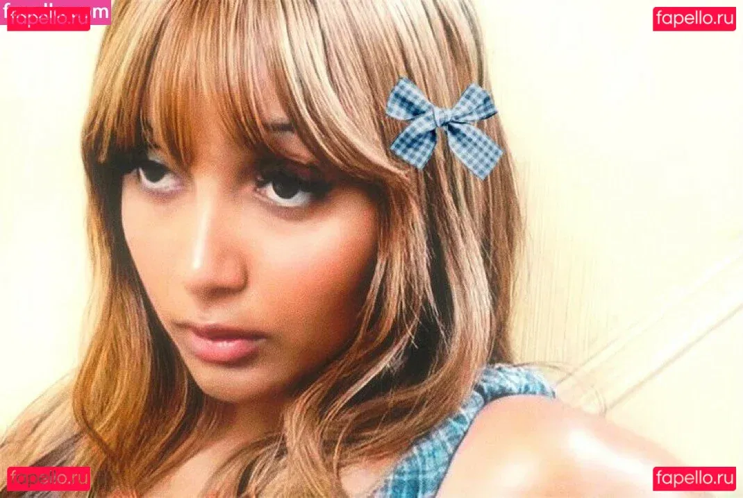 PinkPantheress Onlyfans Photo Gallery 