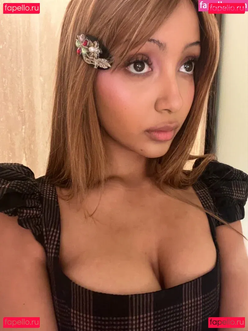 PinkPantheress Onlyfans Photo Gallery 