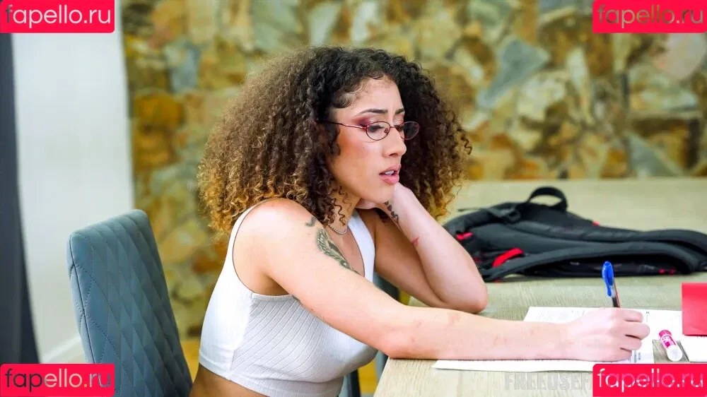 Kira Perez Onlyfans Photo Gallery 