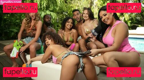 Kira Perez Onlyfans Photo Gallery 