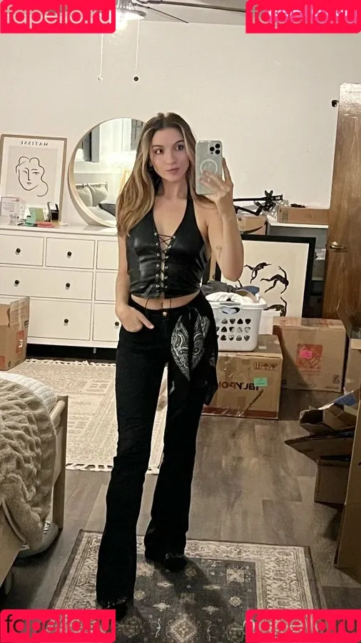 Novaleesi Onlyfans Photo Gallery 