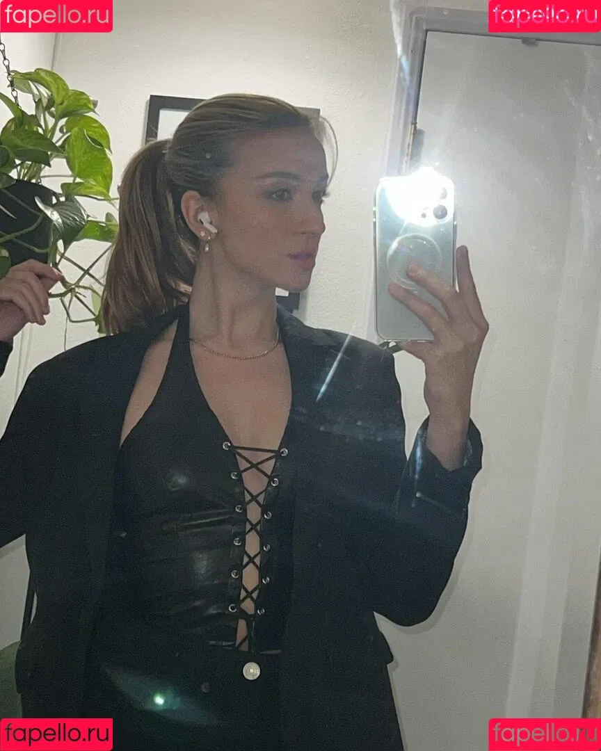 Novaleesi Onlyfans Photo Gallery 
