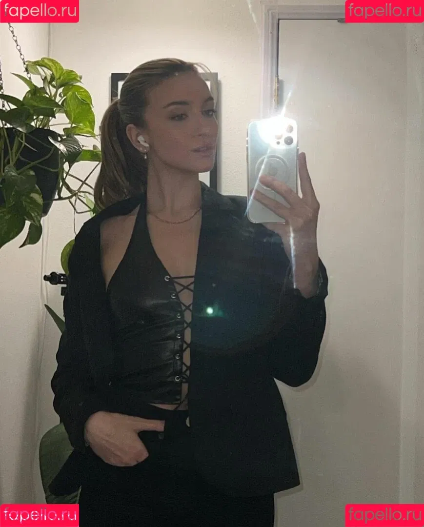 Novaleesi Onlyfans Photo Gallery 