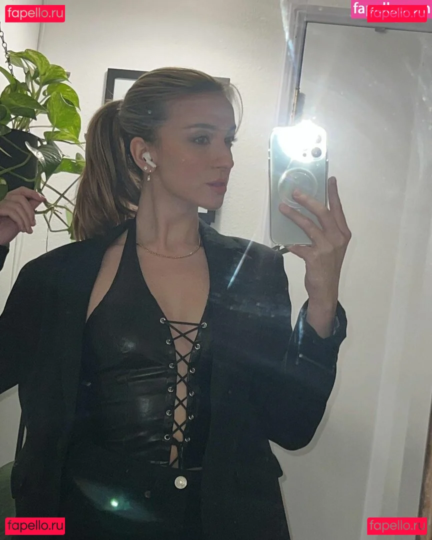 Novaleesi Onlyfans Photo Gallery 