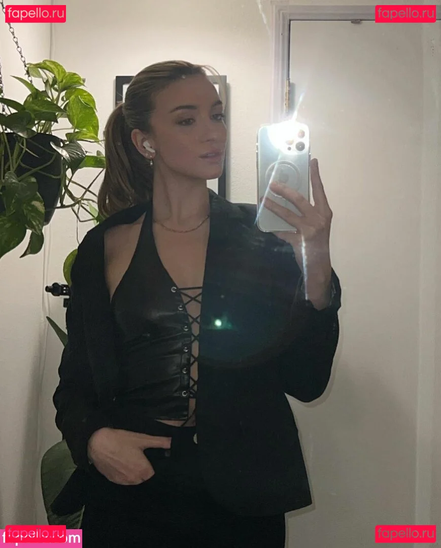 Novaleesi Onlyfans Photo Gallery 