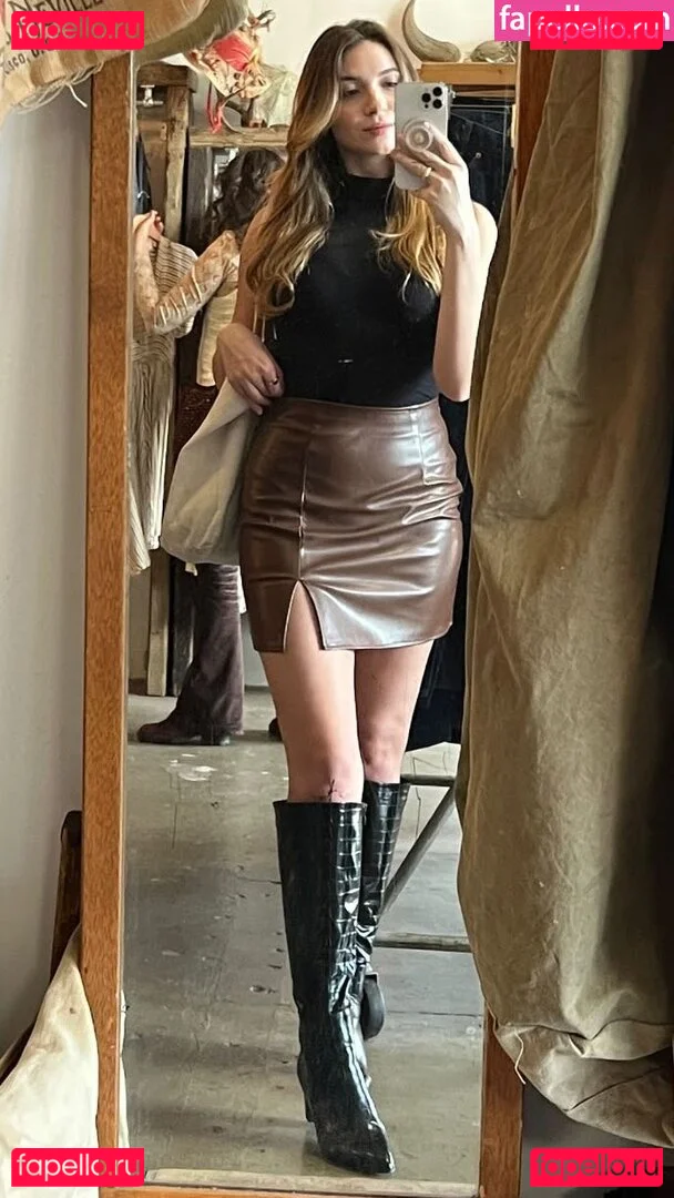 Novaleesi Onlyfans Photo Gallery 