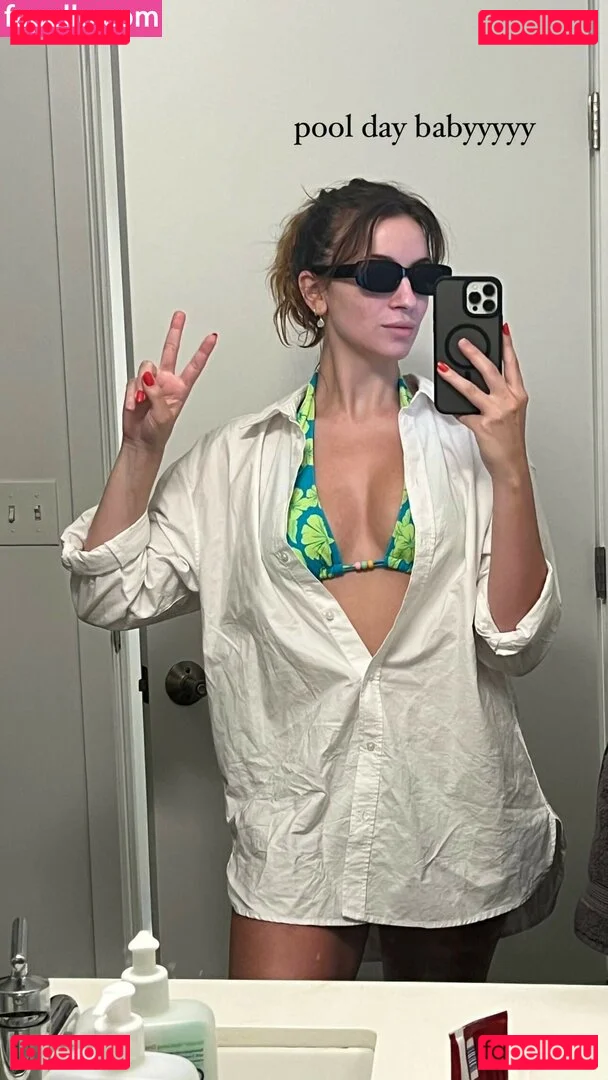 Novaleesi Onlyfans Photo Gallery 