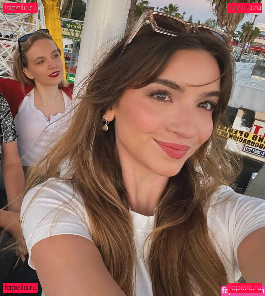 Novaleesi Onlyfans Photo Gallery 