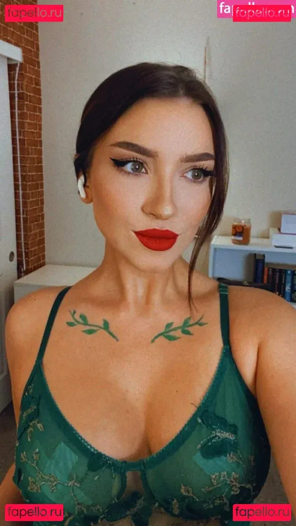 Novaleesi Onlyfans Photo Gallery 