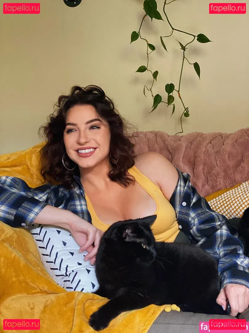 Novaleesi Onlyfans Photo Gallery 