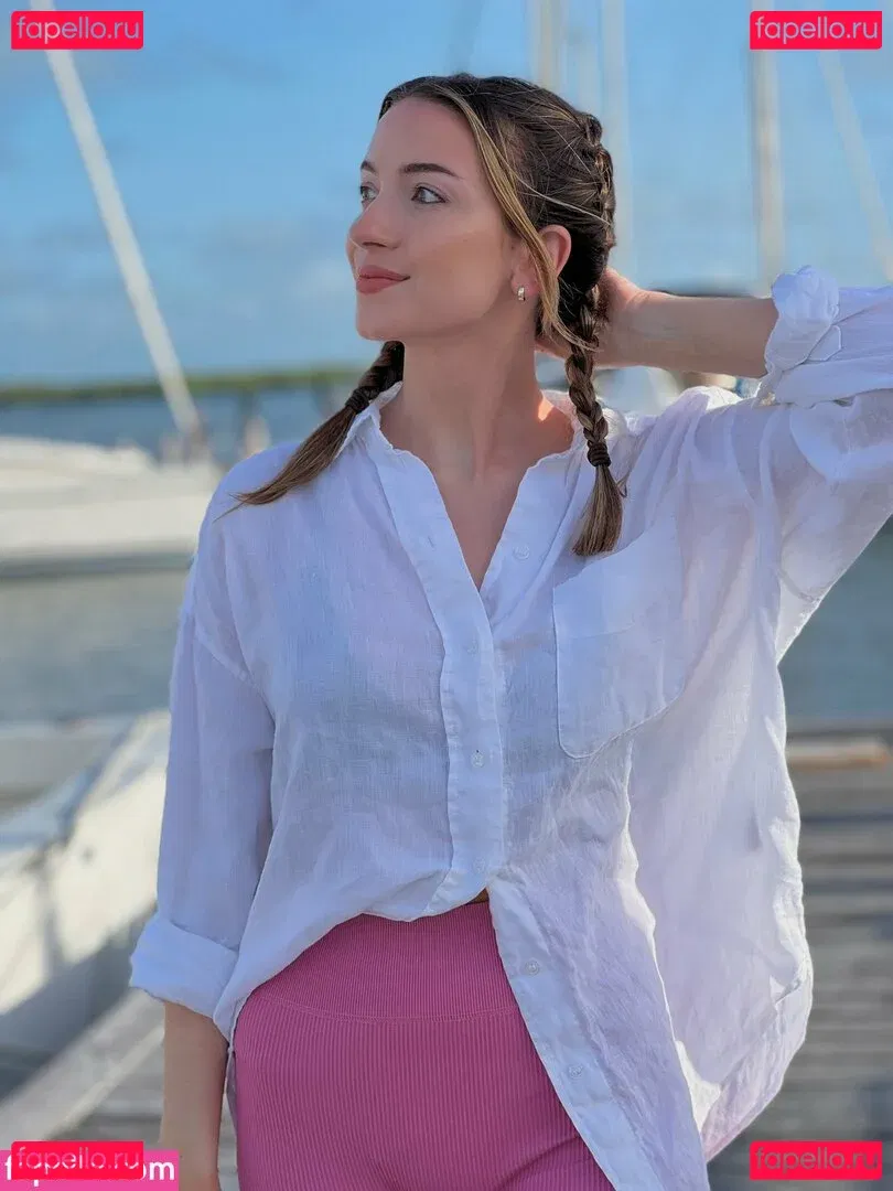 Novaleesi Onlyfans Photo Gallery 