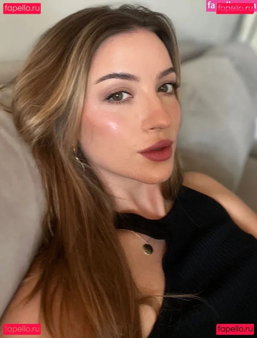 Novaleesi Onlyfans Photo Gallery 