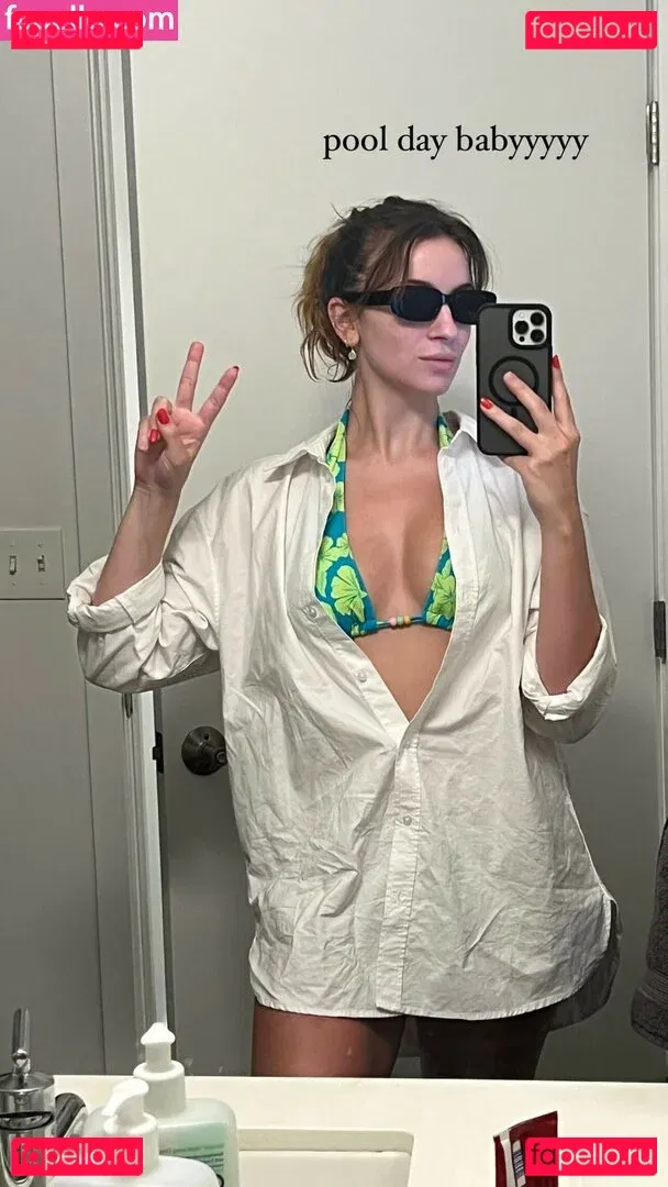 Novaleesi Onlyfans Photo Gallery 