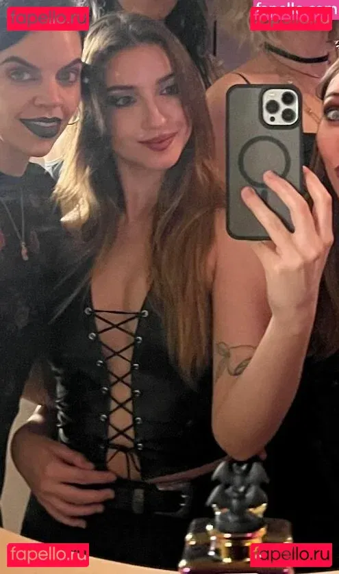 Novaleesi Onlyfans Photo Gallery 