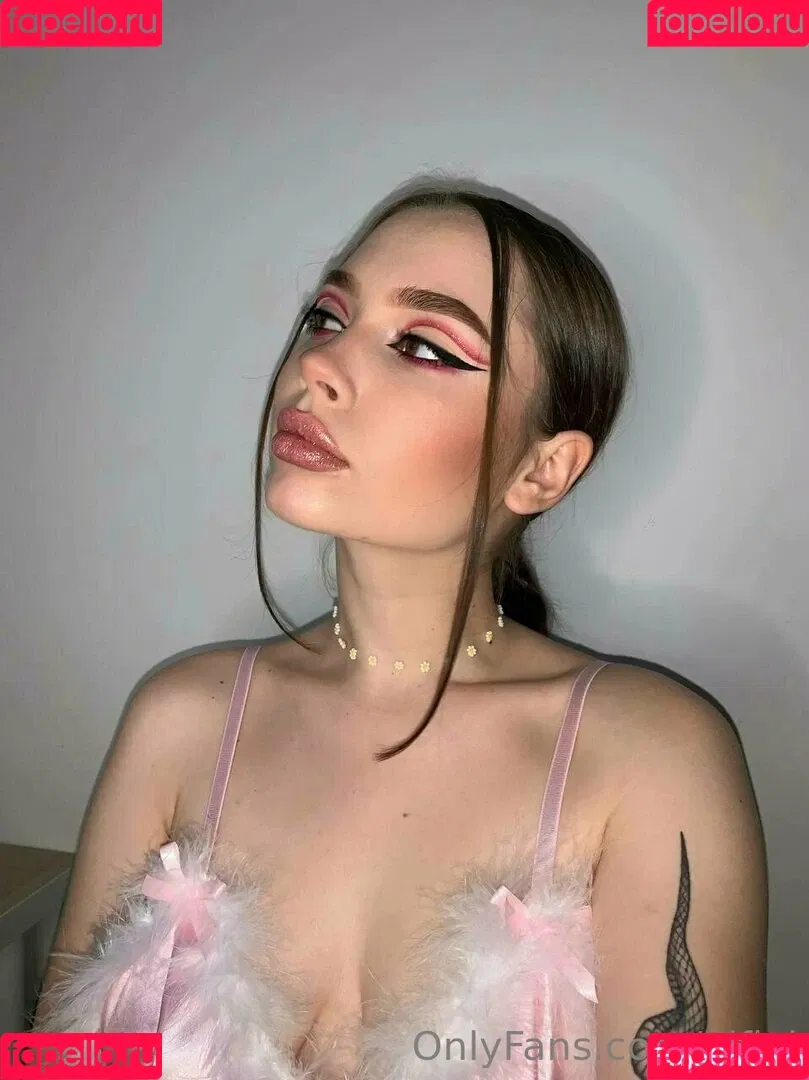 holy.polly Onlyfans Photo Gallery 